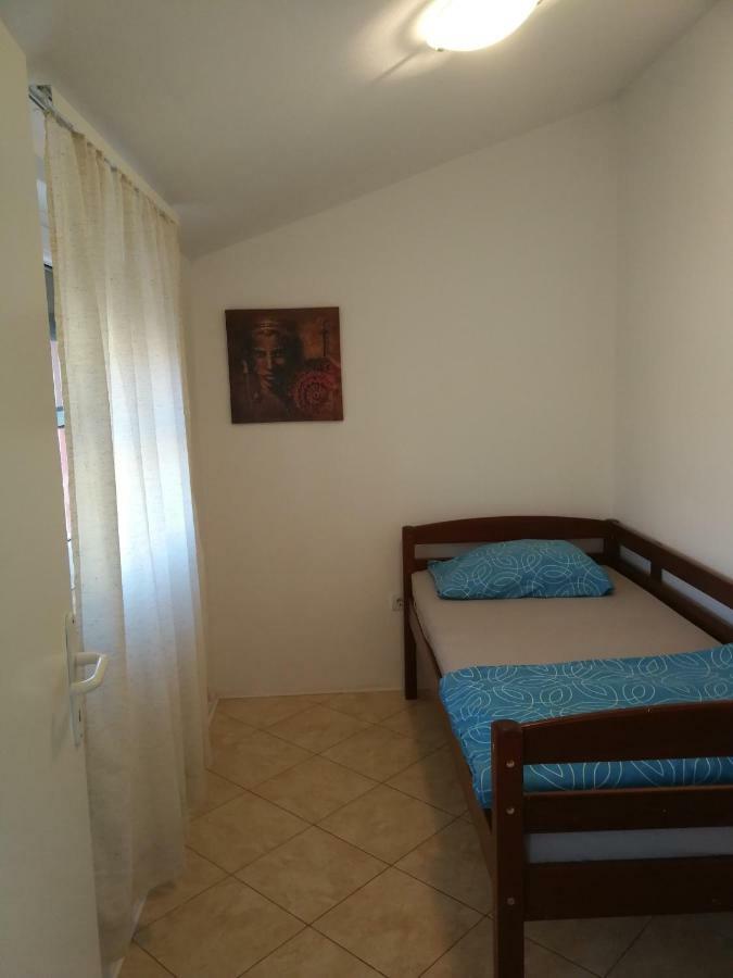 Apartment Erzen 140 *