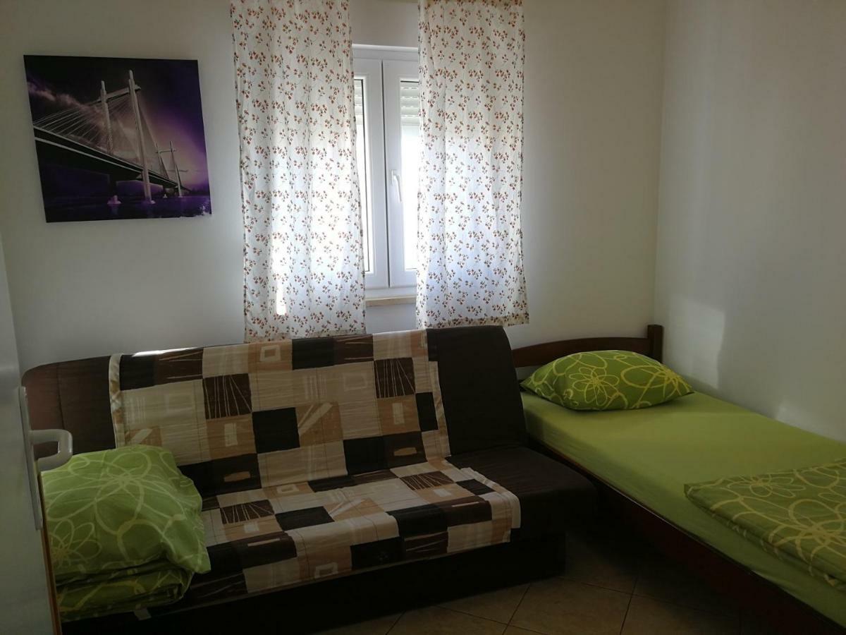 Apartment Erzen 140